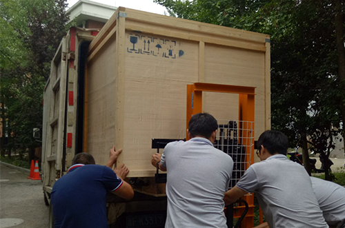 麗水客戶SMT設(shè)備專車送貨，貨到上門安裝調(diào)試